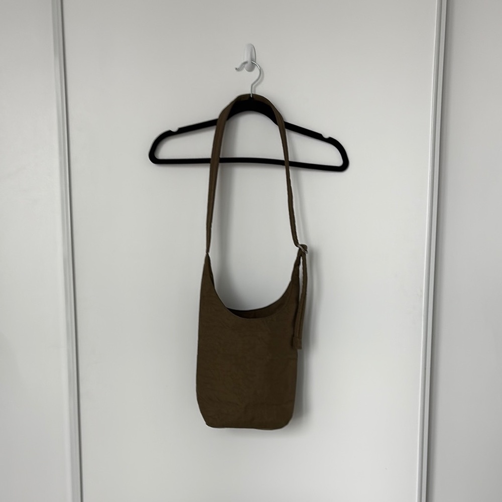 BAGGU Small Sling Bag (Seaweed)